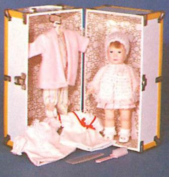 Effanbee - Lisa Grows Up - Trunk Set - кукла